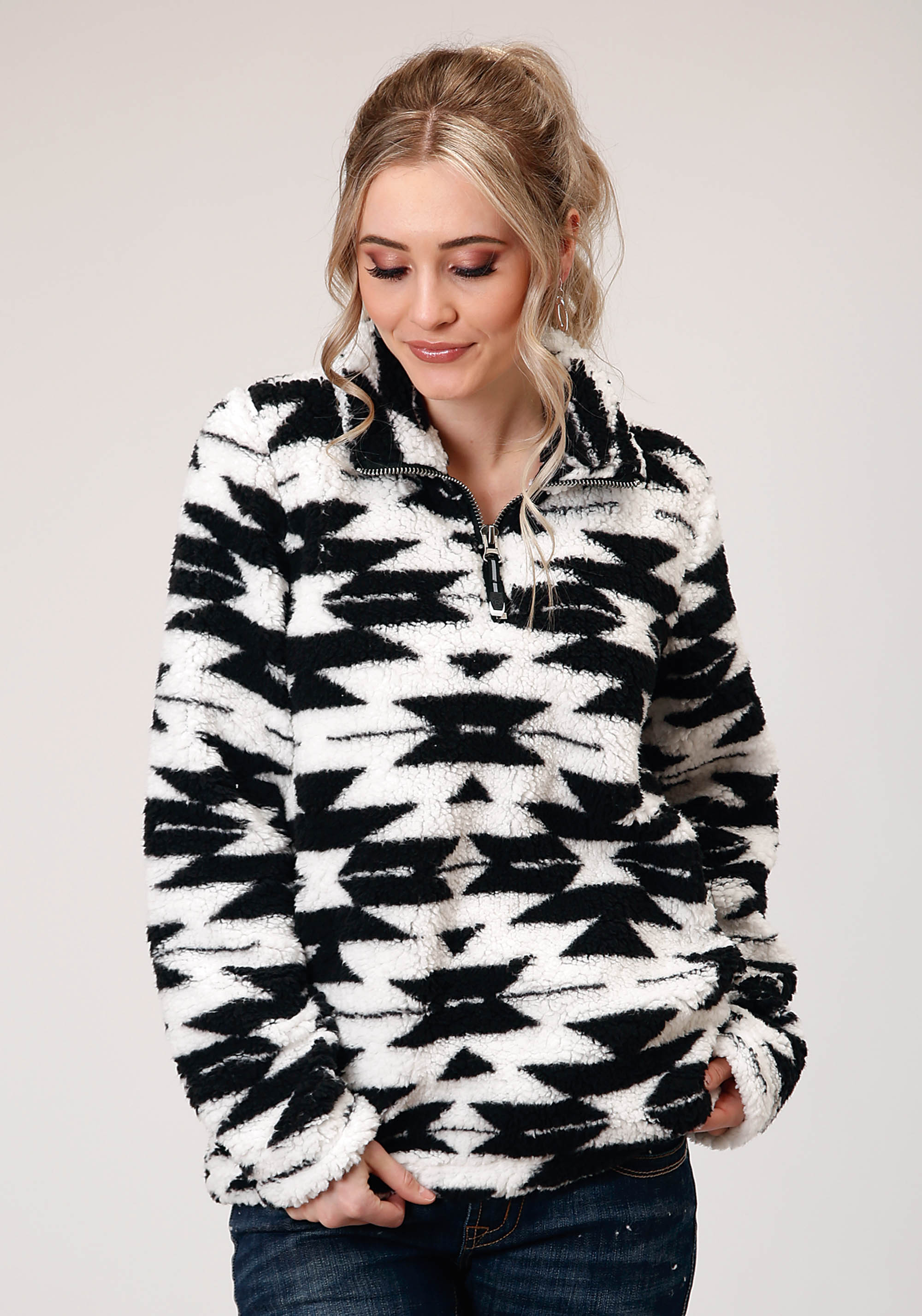 Roper Outerwear – Women’s Womens 1353 Polar Fleece – Black White Aztec