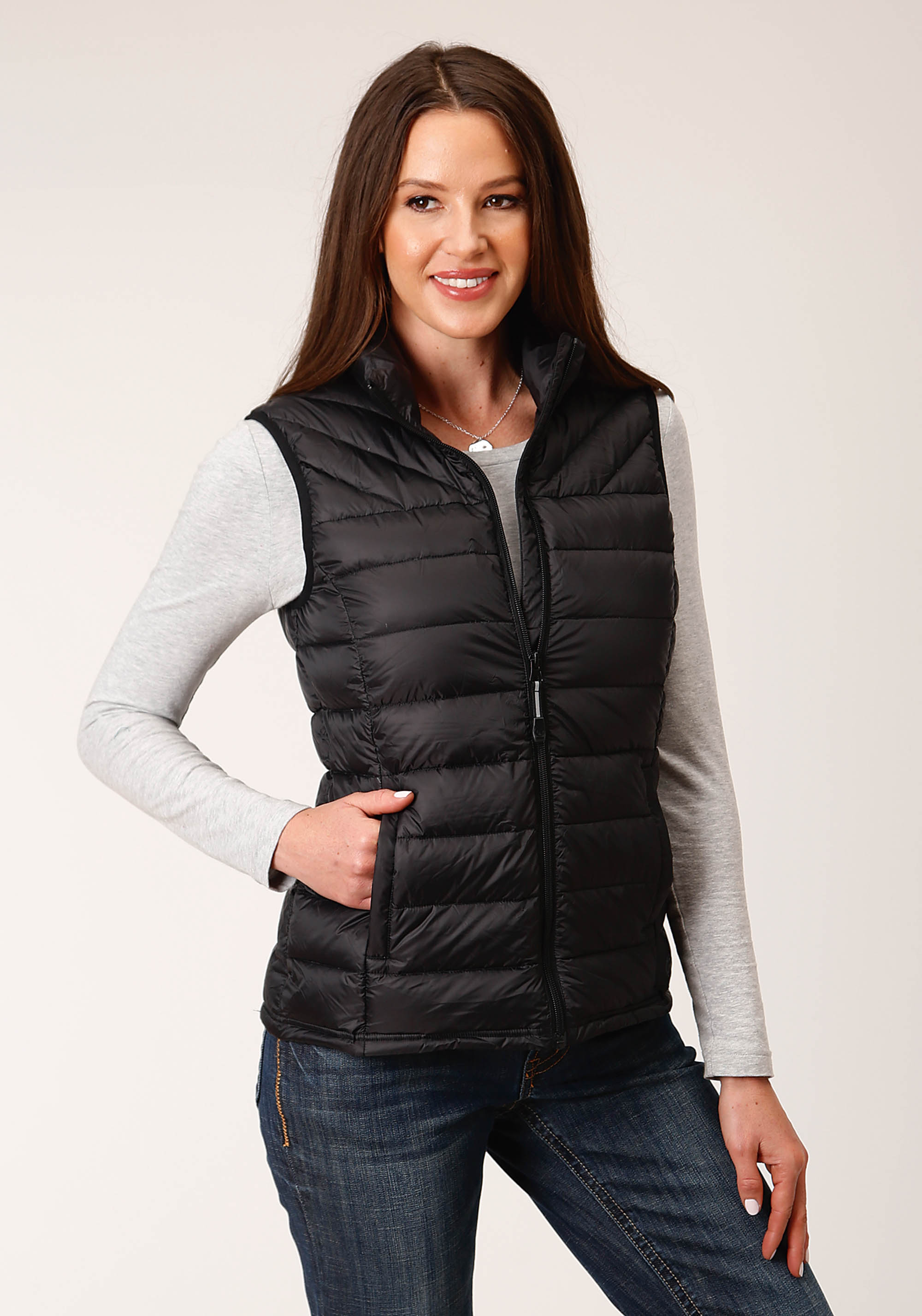 Roper Outerwear – Women’s Womens 1744 Black Nylon Dwn Proof Coated Vest